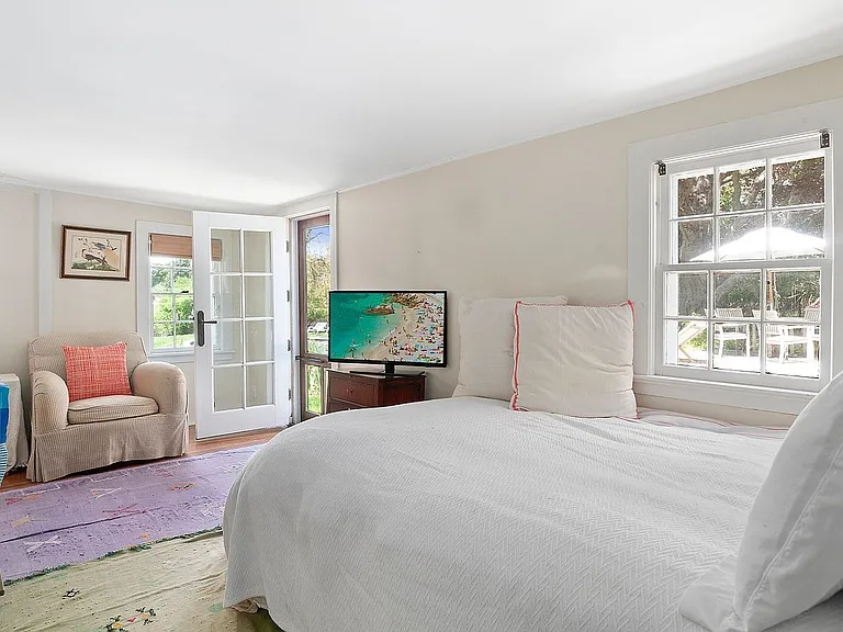 436 Mecox Rd — Photo 12