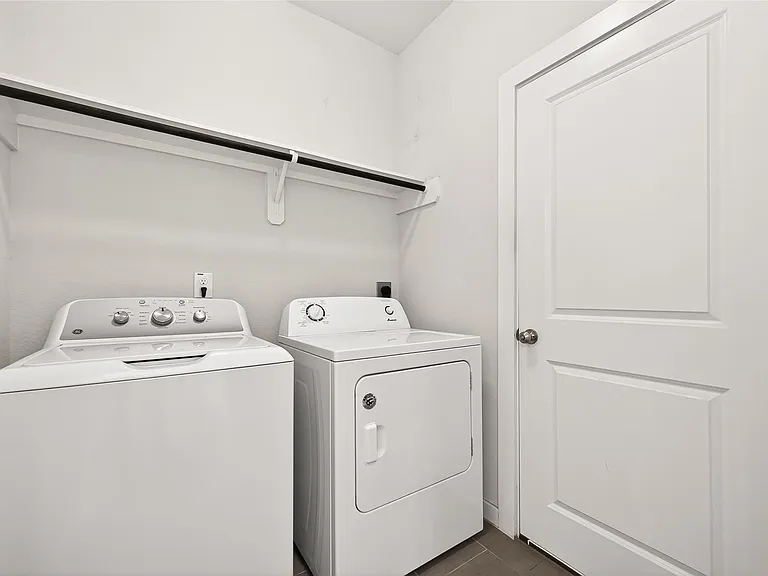 6803 Alamitos Ct — Photo 20