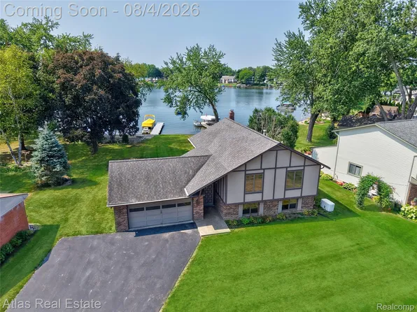 10334 Dar Ln, Goodrich, MI 48438