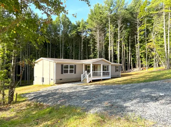 220 Wood Ln, Hillsville, VA 24343