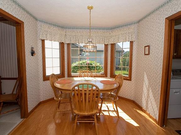 5th image of 2302 Oakwood Park Dr