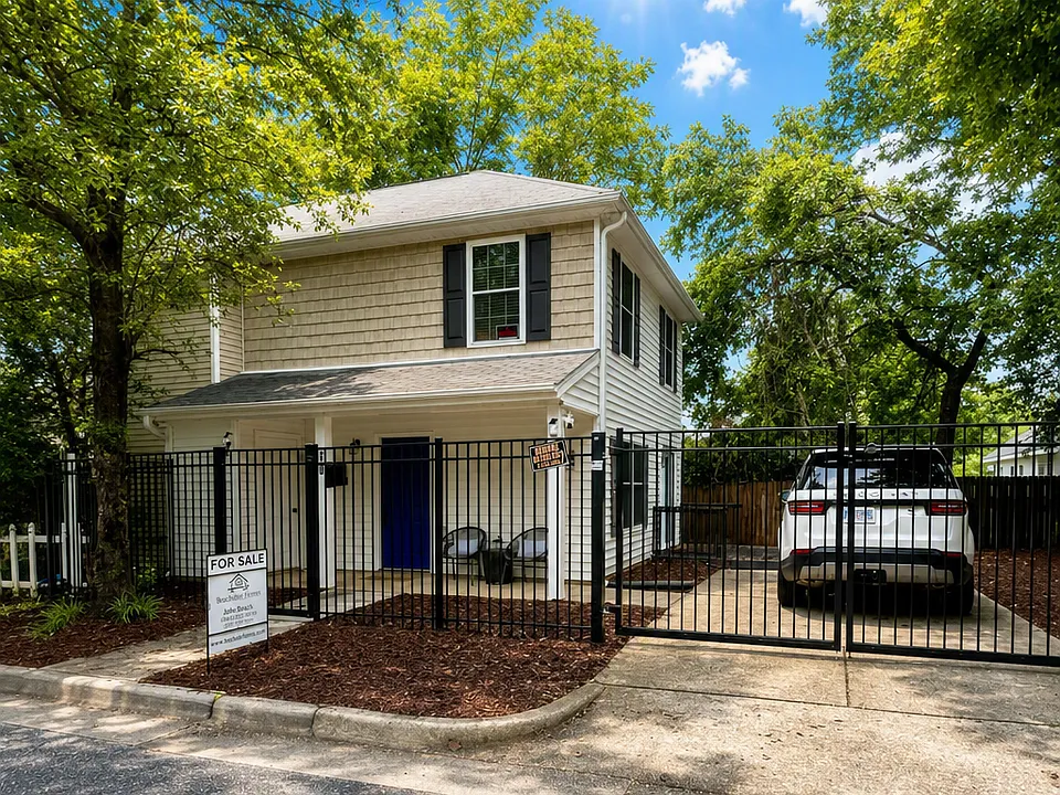 220 Bladen St