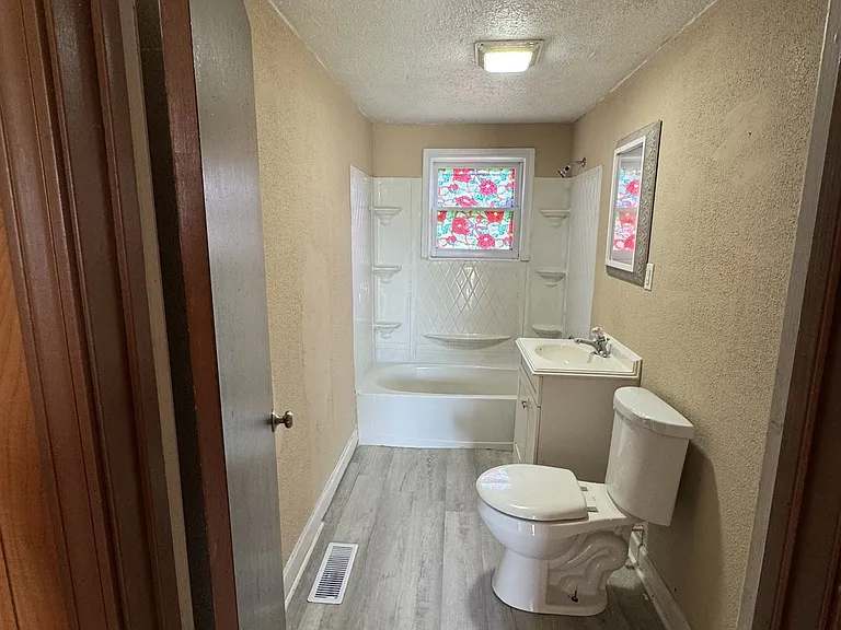 106 Dickerson Ln — Photo 7