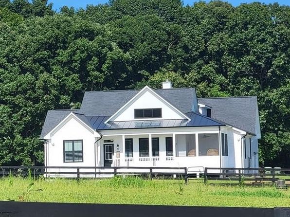 5470 Germantown Rd, Midland, VA 22728