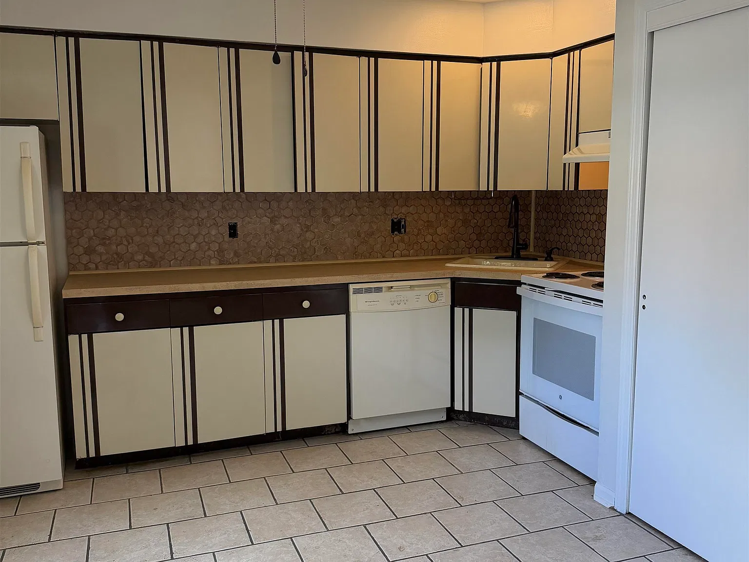 2 bed, 1.0 bath, 900 sqft, $2,150 — Photo 4