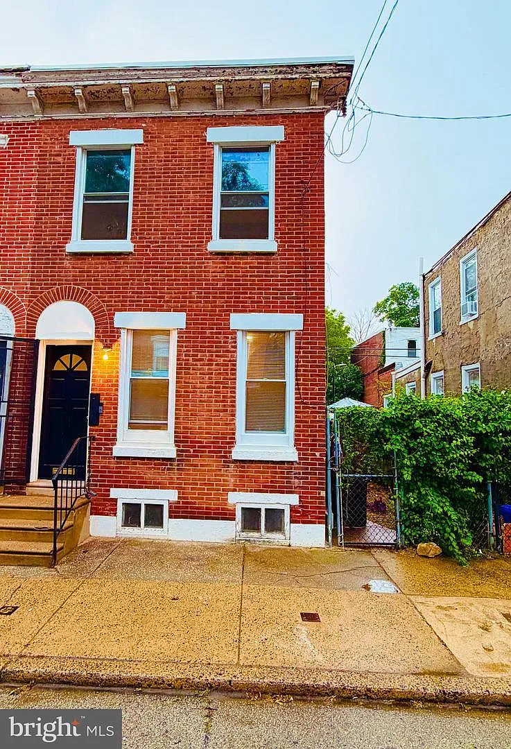 2 bed, 1.5 bath, 1575 sqft, $1,400 — Photo 1