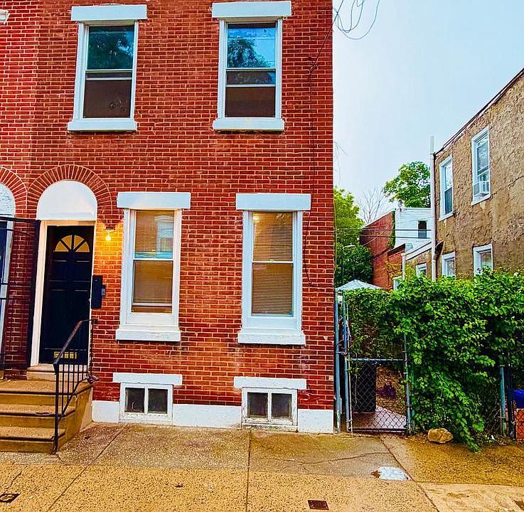 1st image of 107 E Pastorius St