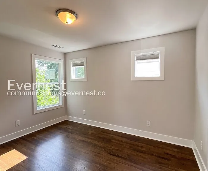 336 Queen Ave — Photo 27