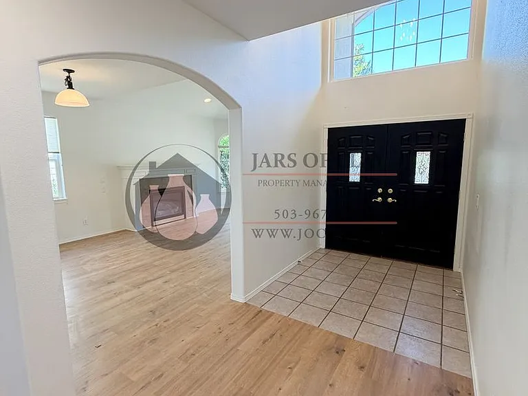 522 Inverness Dr SE — Photo 3