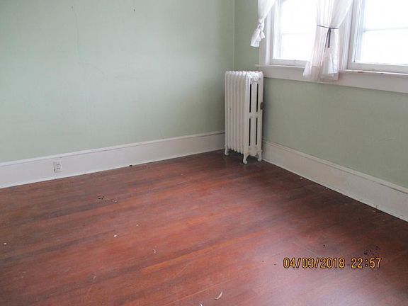 4th image of 277 Valley St NW