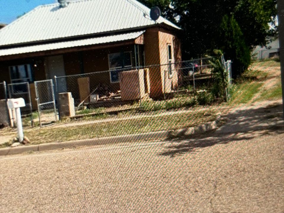 1st image of 620 E Heman Ave
