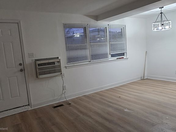5th image of 10048 Jeanes St Floor 1