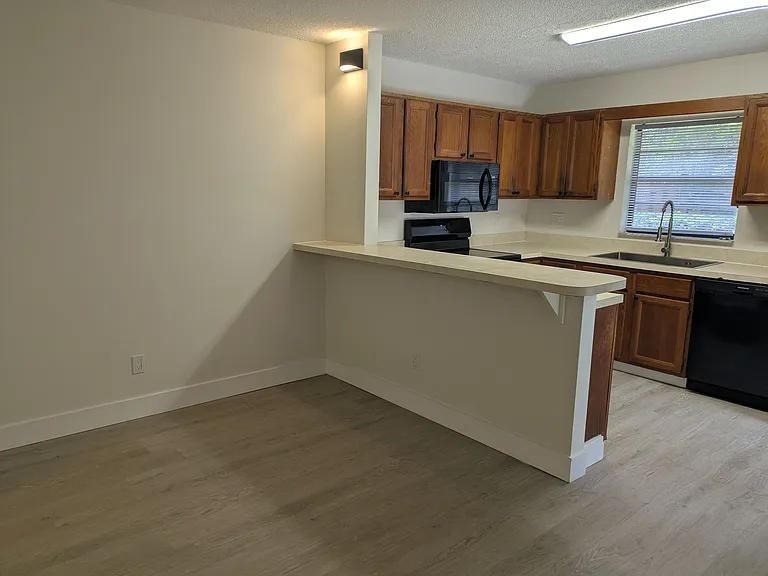 1458 N Lawnwood Cir #26B — Photo 8