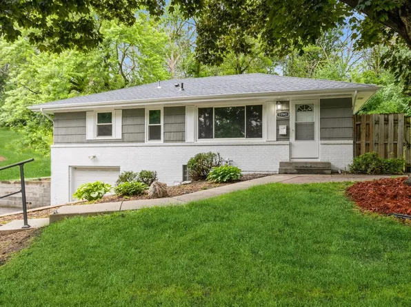 11941 Bradford Rd, Minnetonka, MN 55343