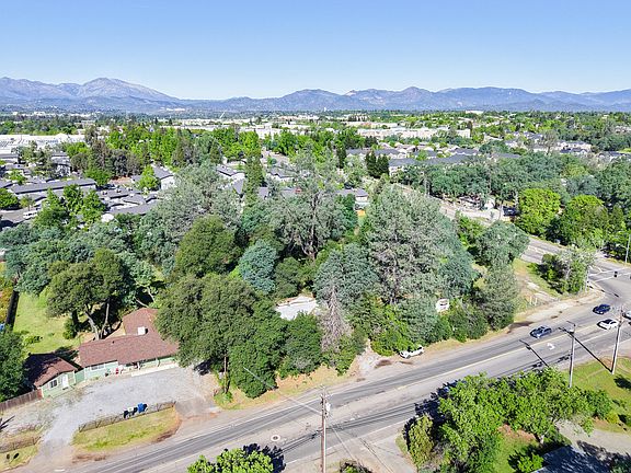 5th image of 1568 Victor Ave