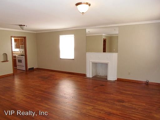 3rd image of 68 N Westmoor Ave