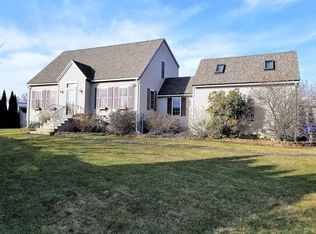 40 Crossing Ct, Portsmouth, RI 02871