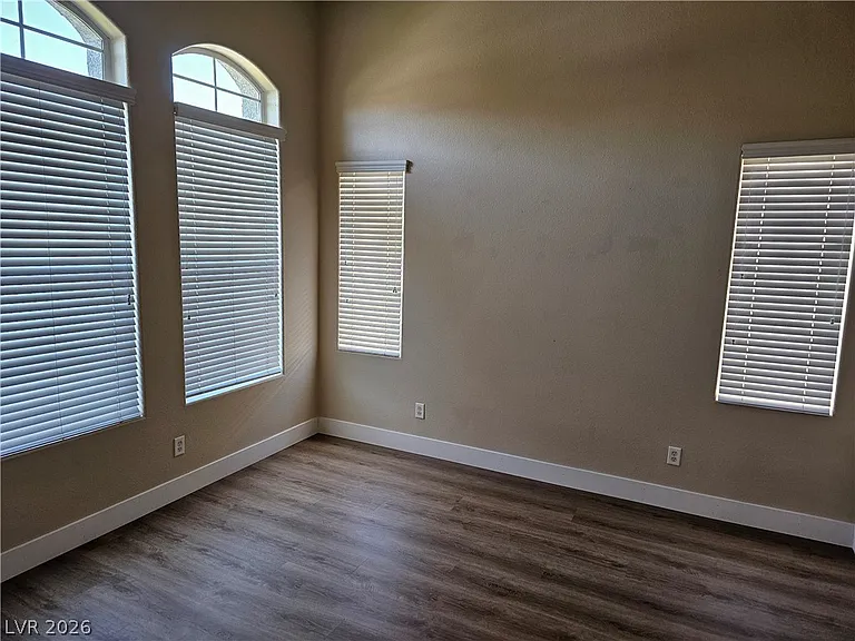 1018 Garnet Ridge Ct — Photo 3