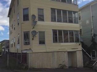 8 Seward St, Worcester, MA 01604