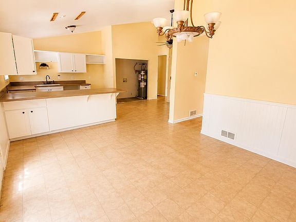 5th image of 1110 Naue Way