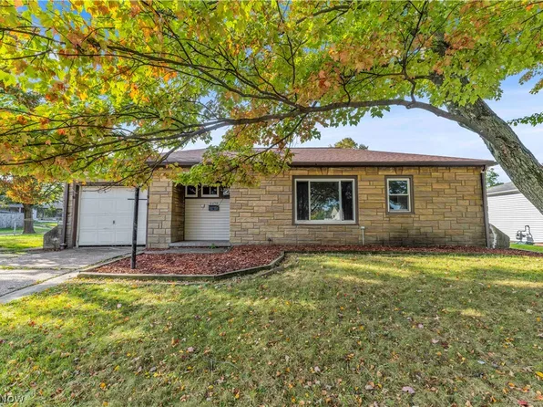 6470 Aylesworth Dr, Parma Heights, OH 44130