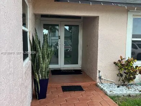 11313 SW 165th Ter, Miami, FL 33157