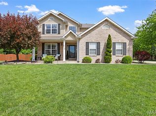 2713 Falcon Crest Dr, Edwardsville, IL 62025