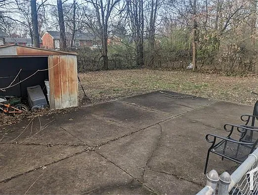 3 bed, 880 sqft, $1,450 — Photo 2
