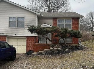619 NE Lynn St APT A, Lees Summit, MO 64063