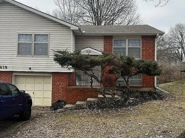 619 NE Lynn St APT A, Lees Summit, MO 64063