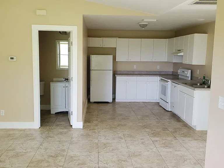 1118 Eisenhower Blvd — Photo 5