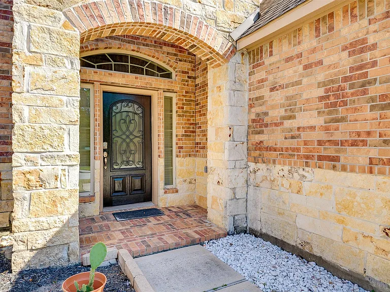 8470 Coral Cove Pass Ln — Photo 34
