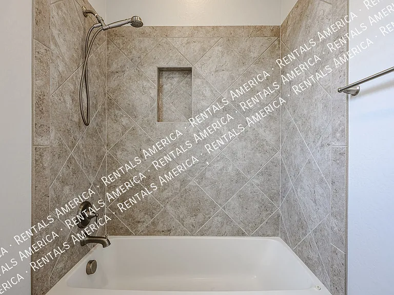 1930 S Sycamore Pl — Photo 10