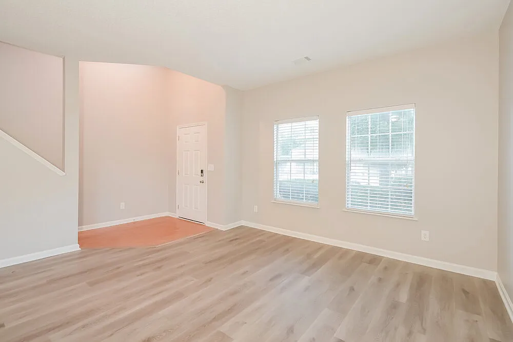 4 bed, 2.5 bath, 2455 sqft, $2,325 — Photo 4
