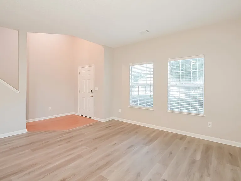 2115 Palatine Pl — Photo 4