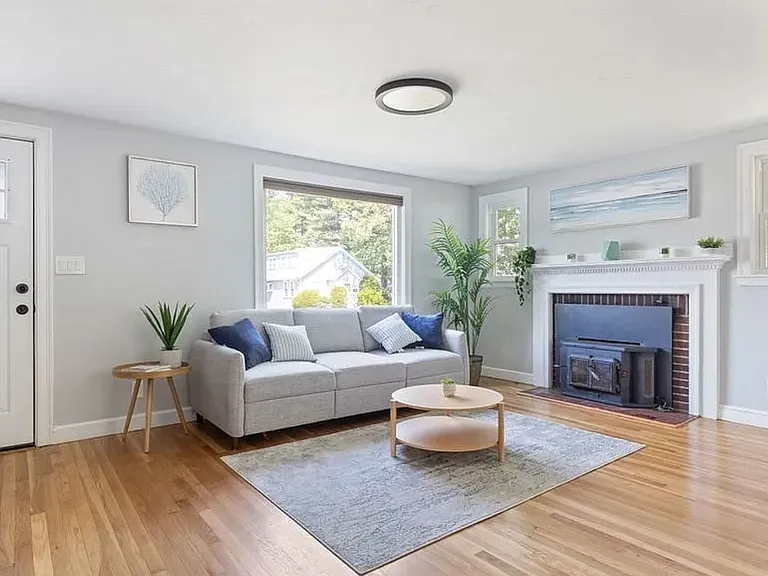 149 Oak St — Photo 4