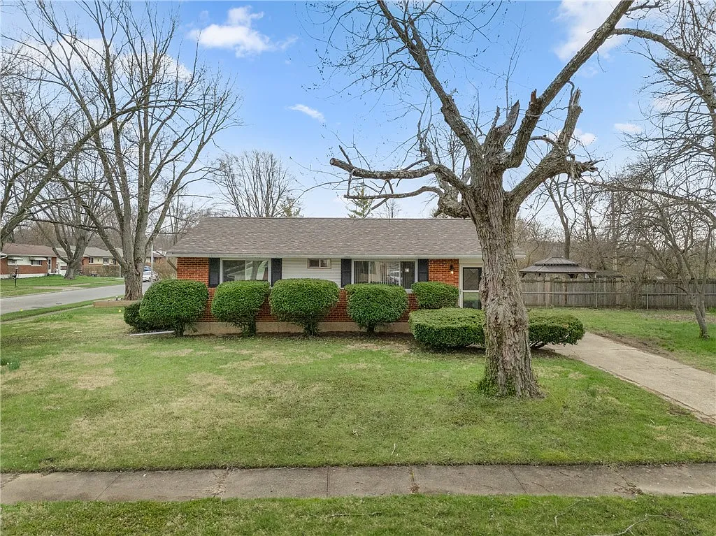 98 Gump Pl photo 1
