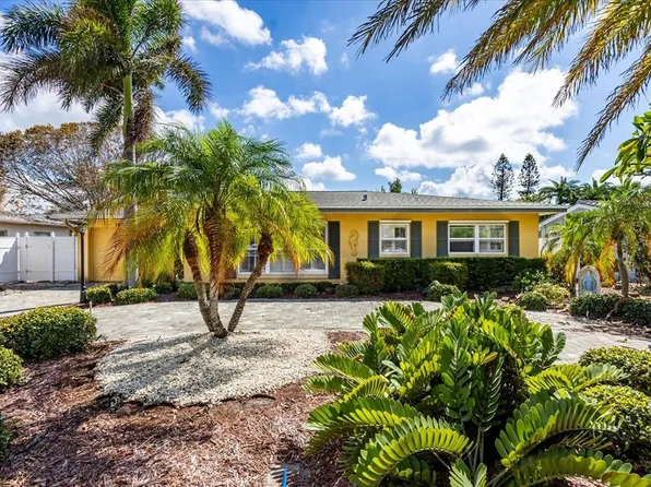 10203 3rd St E, Treasure Island, FL 33706