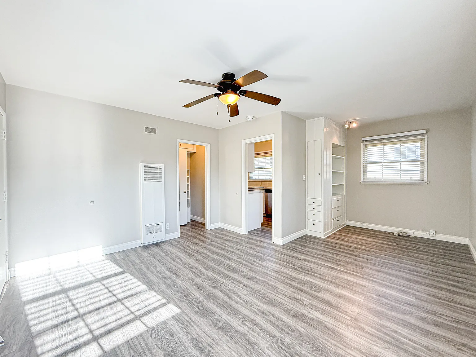 13808 Moorpark St — Photo 2