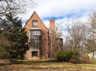 8 Holly Rd, Newton, MA 02468