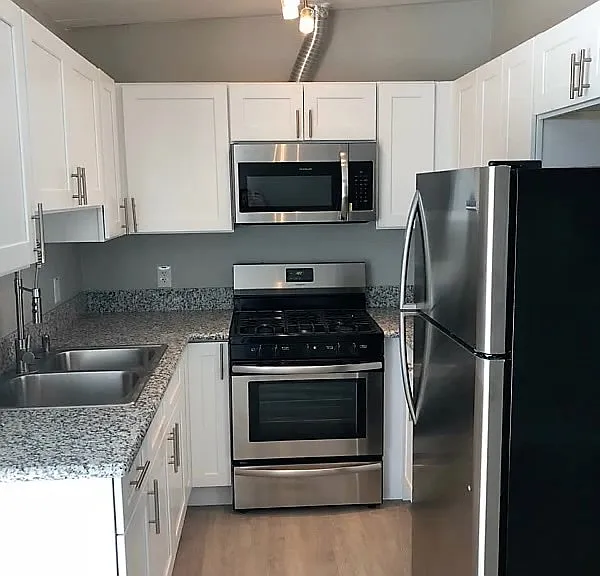 4533 Contour Blvd. — Photo 36