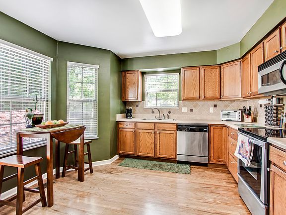 4th image of 10210 Highgate Cir