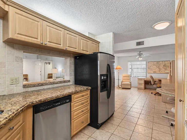 5851 Parkwalk Dr — Photo 38