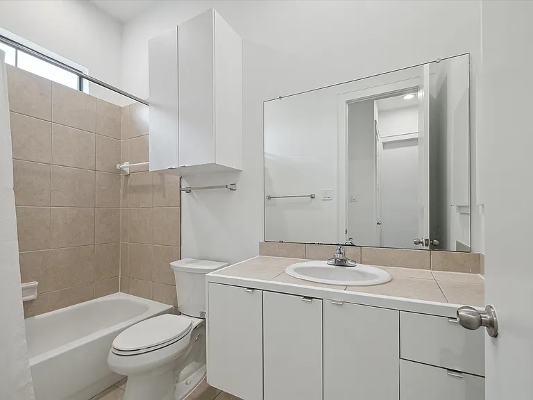 1105 W 21st St #B — Photo 20