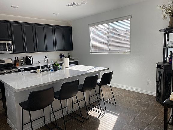 2nd image of 3009 Moulin Heights St