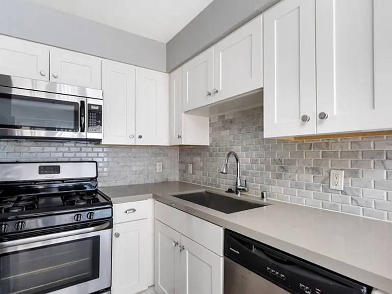 Reno Apartments — Photo 1