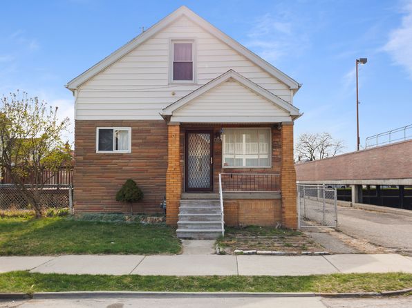 12097 Charest St, Hamtramck, MI 48212