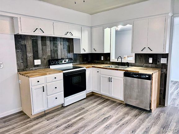 5th image of 328 W Oak St