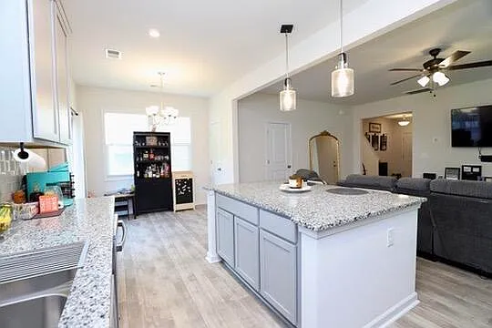 1049 Crescent Moon Loop — Photo 19