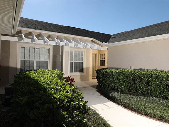 3rd image of 2410 Magnolia Cir